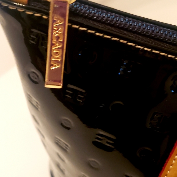 Black Patent Italian leather Tote Bag with strap - Picture 3 of 9